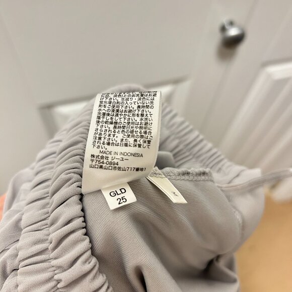 GU Japanese Pleated Midi Skirt Grey - Picture 9 of 9